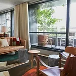 M 4* Paris