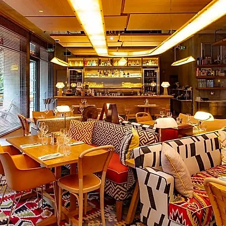 Hotel M