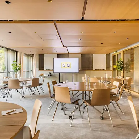 M فندق باريس