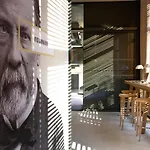 M ホテル